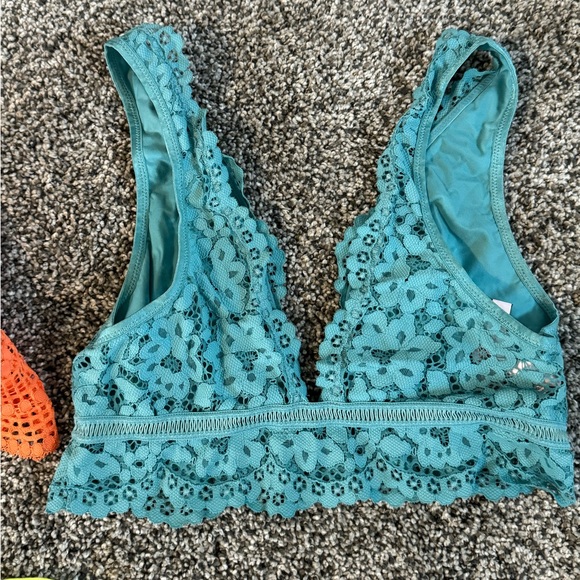 3 Victoria Secret Bralettes - Picture 7 of 11